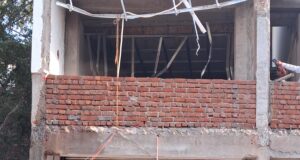 ढिठाई की हद…अवैध रूप से बने अपोलो फार्मेसी पर प्रशासन ने चलाया था बुलडोजर…फिर अवैध निर्माण शुरू…नगर पालिका मूकदर्शक…जिला प्रशासन पर प्रश्नचिन्ह…?