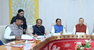 मानसून सत्र से पहले सौजन्य मुलाकात: मुख्यमंत्री विष्णु देव साय ने विधानसभा अध्यक्ष डॉ. रमन सिंह का किया अभिनंदन