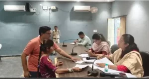 जब सिस्टम हुआ सुस्त…तो आम आदमी ने संभाली कमान…जनहित मुद्दों को लेकर देवेश ने दिया कलेक्टर को जनदर्शन में आवेदन…
