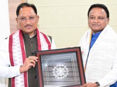 रायपुर : मुख्यमंत्री विष्णु देव साय ने ओडिशा के मुख्यमंत्री मोहन चरण माझी से की सौजन्य भेंट