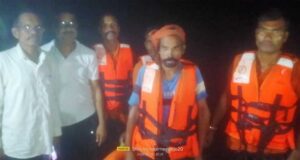 उफनती नदी में चट्टान पर फंसे ग्रामीण का डीडीआरएफ टीम ने किया सुरक्षित रेस्क्यू सूरजपुर में बड़ा हादसा टला