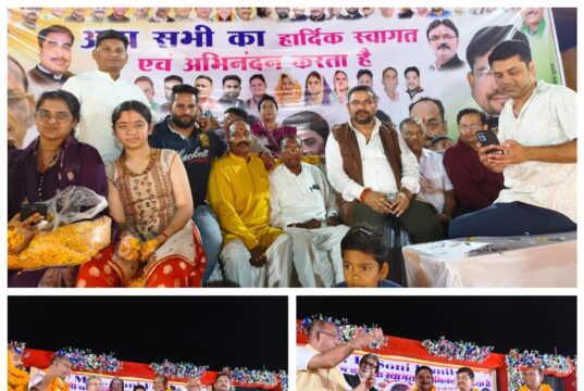 पूर्व विधायक चंद्रभान बारमते ने माँ दुर्गा की प्रतिमाओं व झांकियों का किया पूजन व स्वागत…झांकी विसर्जन के दौरान उमड़ा जनसैलाब…भक्तिमय हुआ वातावरण…अपने पूर्व विधायक को झांकी विसर्जन स्वागत मंच पर देख गदगद हुई जनता…